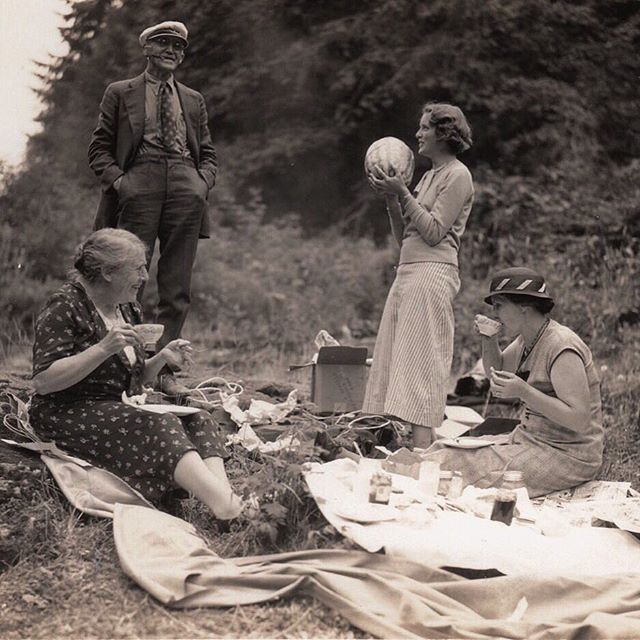 Discovering a Treasure Trove of Vintage Family Photos from the Pacific Northwest